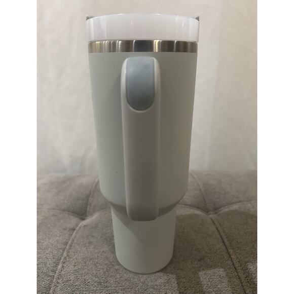 Stanley Quencher H2O Travel Tumbler 40 oz in Gray - Picture 2 of 7